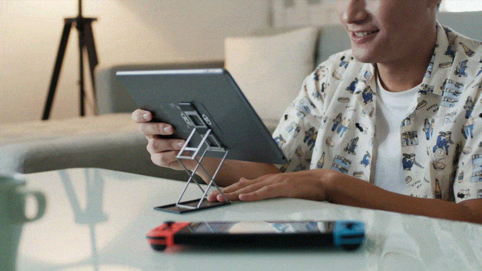 Majextand M・人間工学に基づくスマートフォン/タブレット用スタンド発売
