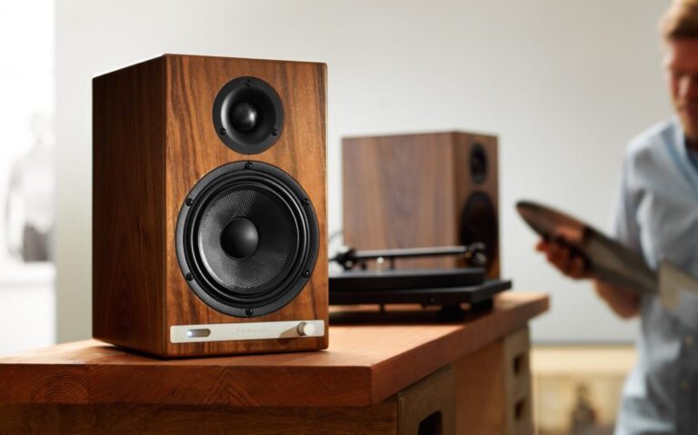 Audioengine HD6ワイヤレススピーカー, A1-MR WiFiホームミュージックシステム, S6サブウーファー発売