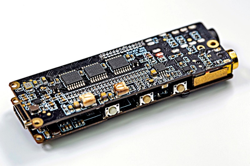 Cayin RU6 ポータブルUSB DAC/AMPについて